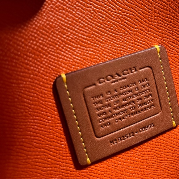 Coach Mollie Tote Bag 25 In Signature Canvas With Orange Print NWT - Picture 5 of 7